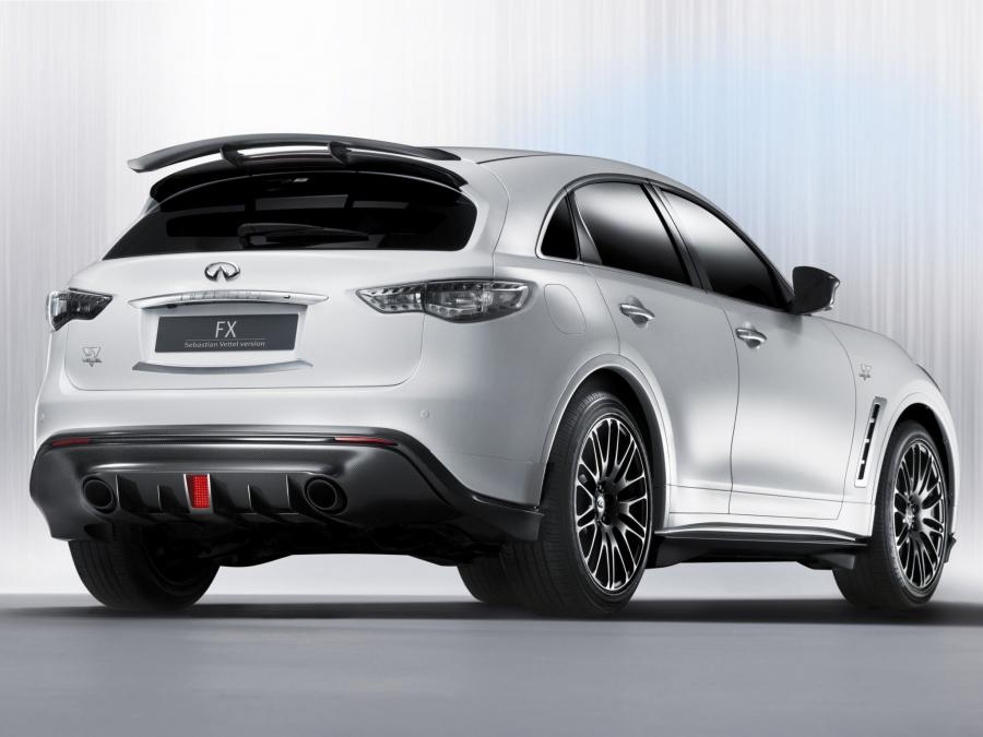  Infiniti FX50 S Sebastian Vettel Edition 2011 года  (фото 7 из 74)